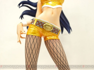 Illustration for article titled iDOLM@STER Statue Brings The Fishnet Stockings